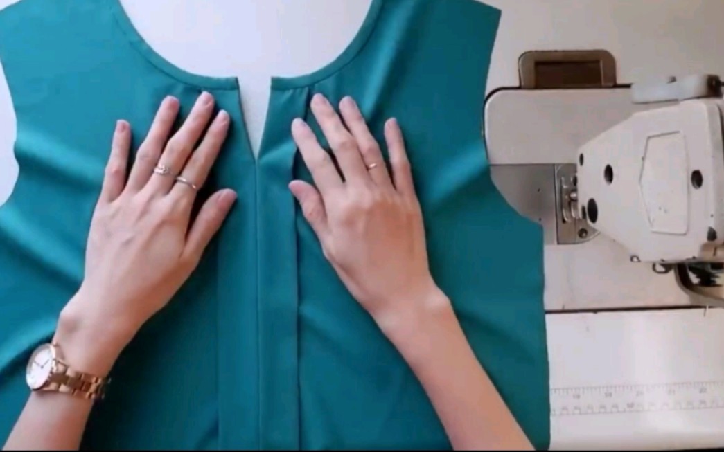做衣服,如何缝制前片折边和手缝滚边领口