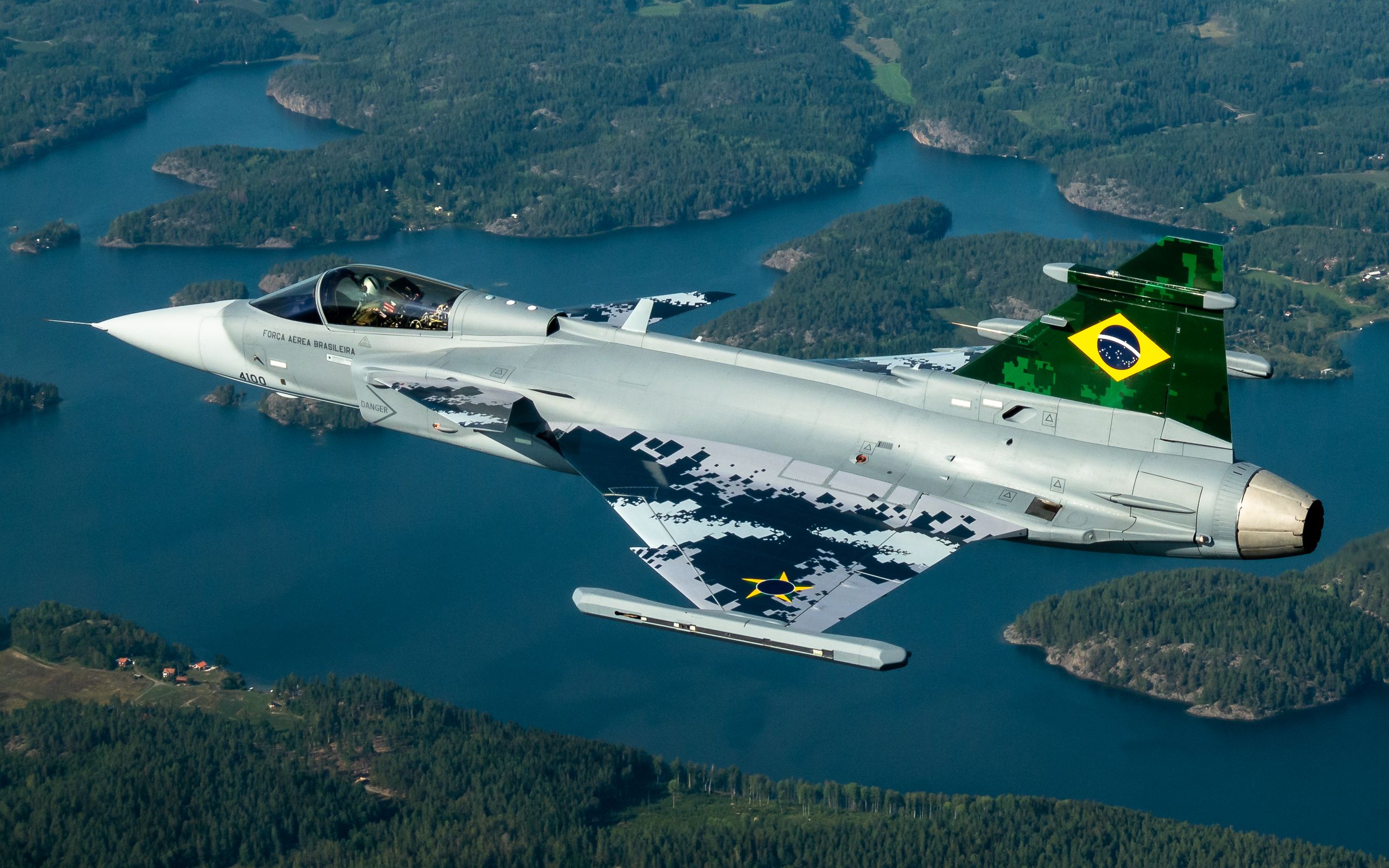 巴西空军鹰狮e战机完成首飞_哔哩哔哩 (゜-゜)つロ 干杯~-bilibili