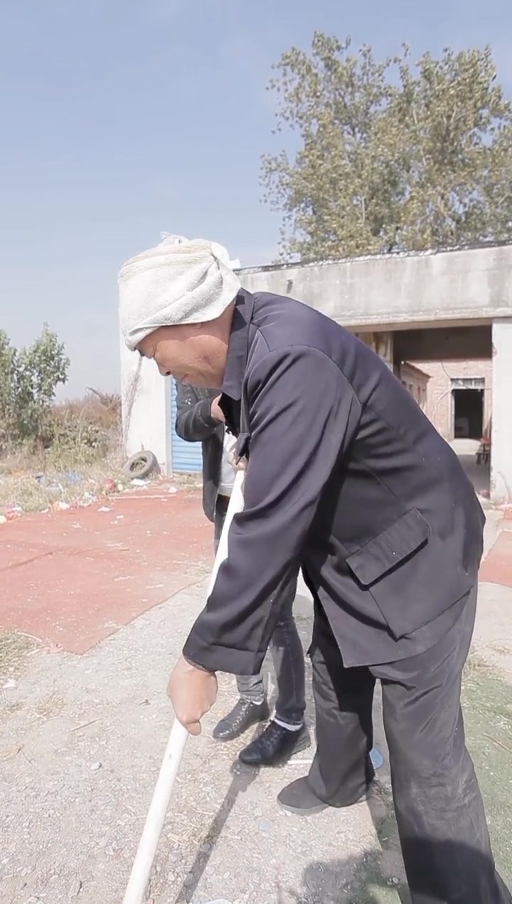 善孝我绝不能为了自己的幸福丢下年迈的父亲情感剧场