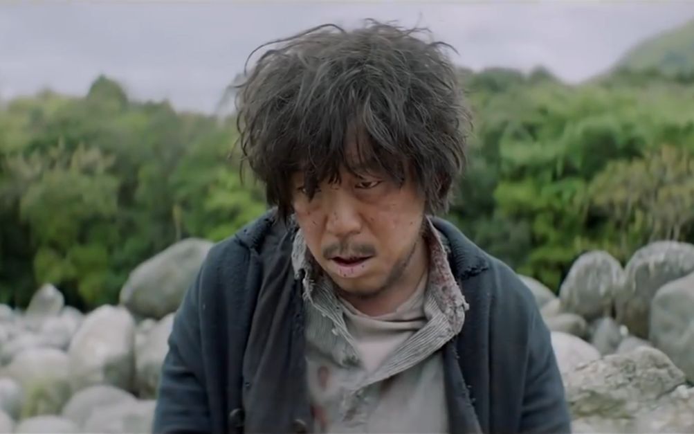 【穷电影】男子中了千万彩票头奖,却意外被困荒岛,手握彩票哭笑不得