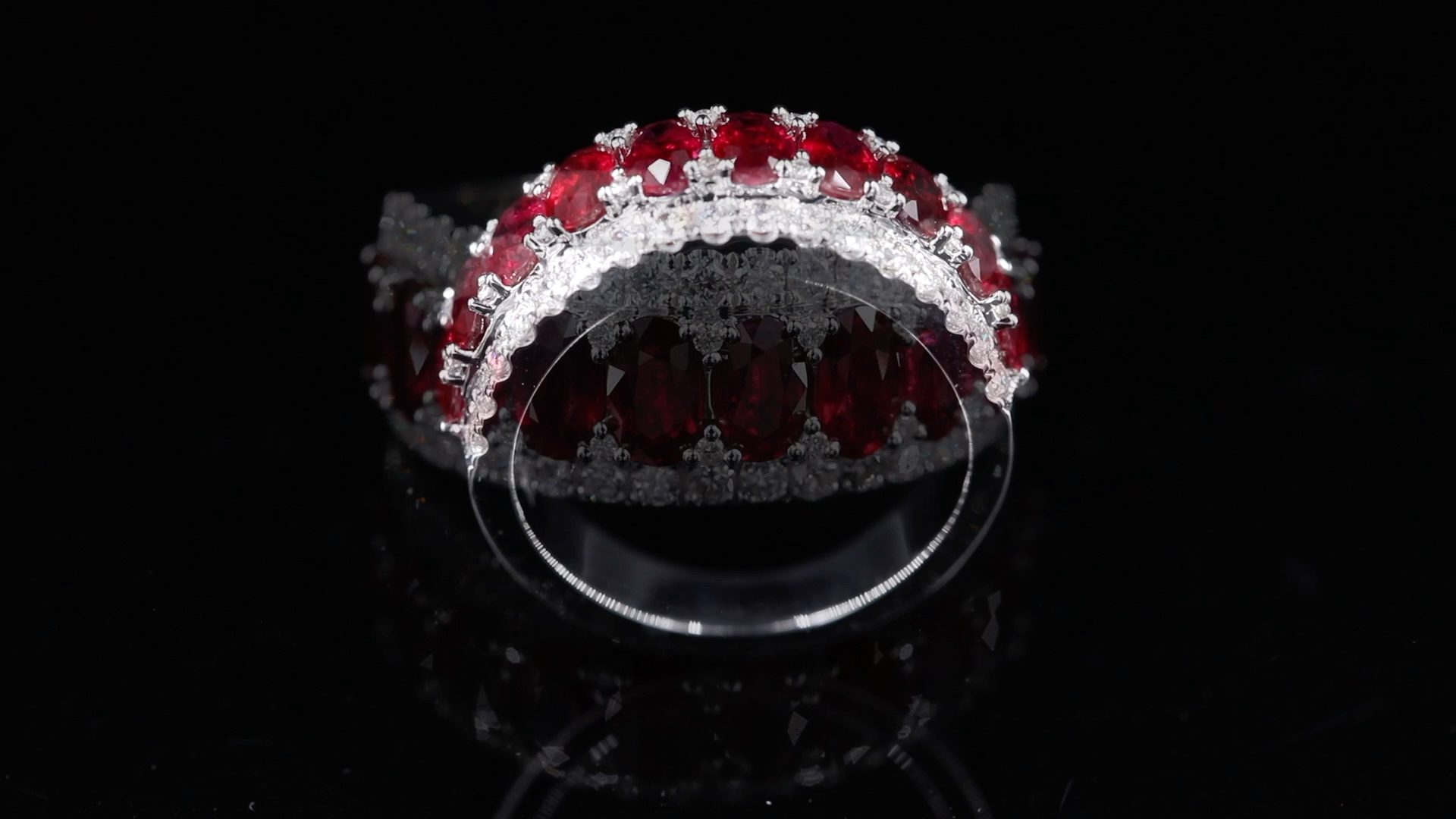 椭圆形切割红宝石排戒成品欣赏