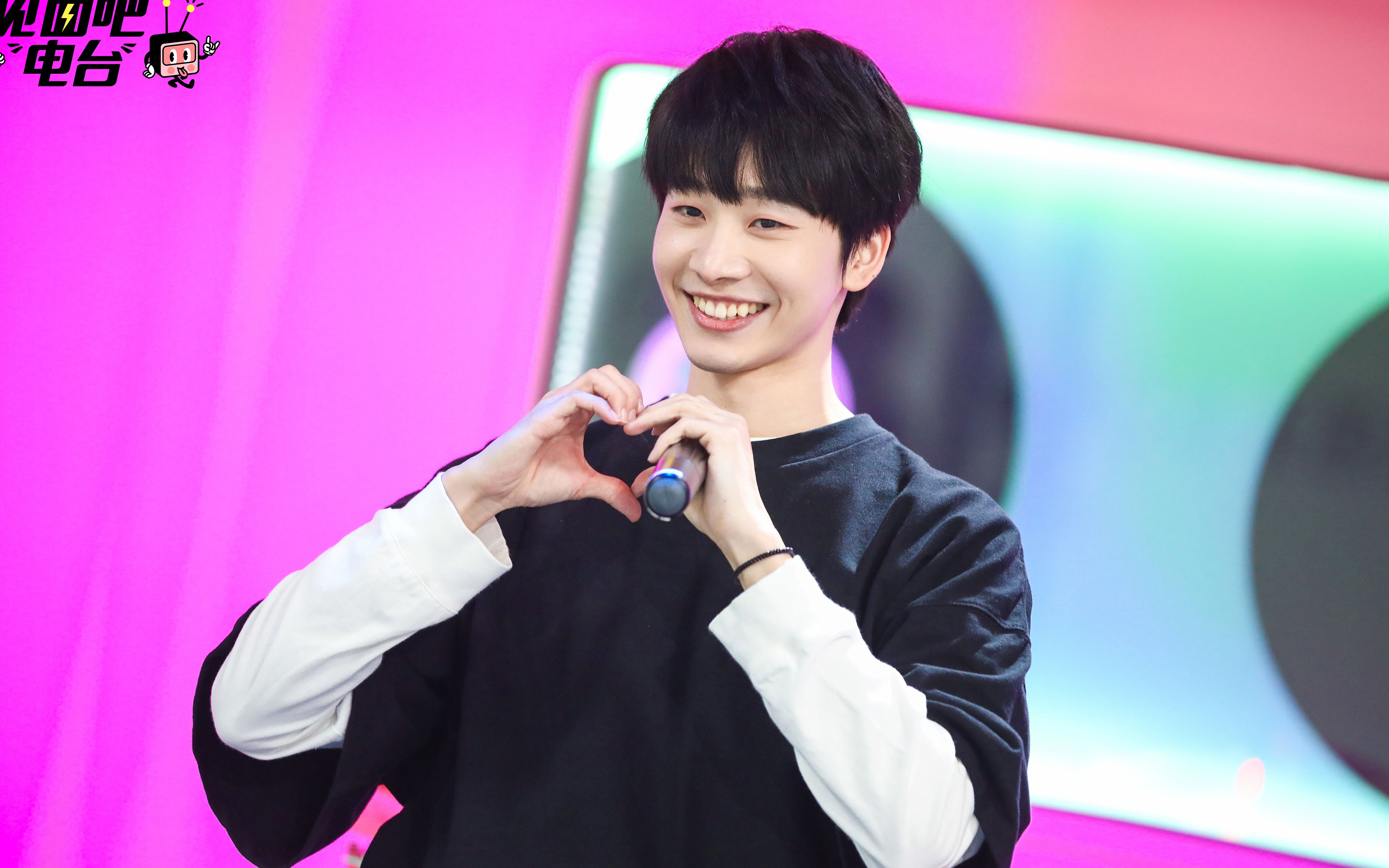 连淮伟带来vibrate舞台台风超赞魅力满分