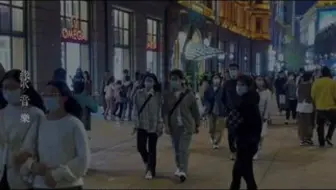 曾经我很坚定的以为，我们可以一起走很远的路……可是我逐渐的记不起你的样子，也快忘了你的声音……