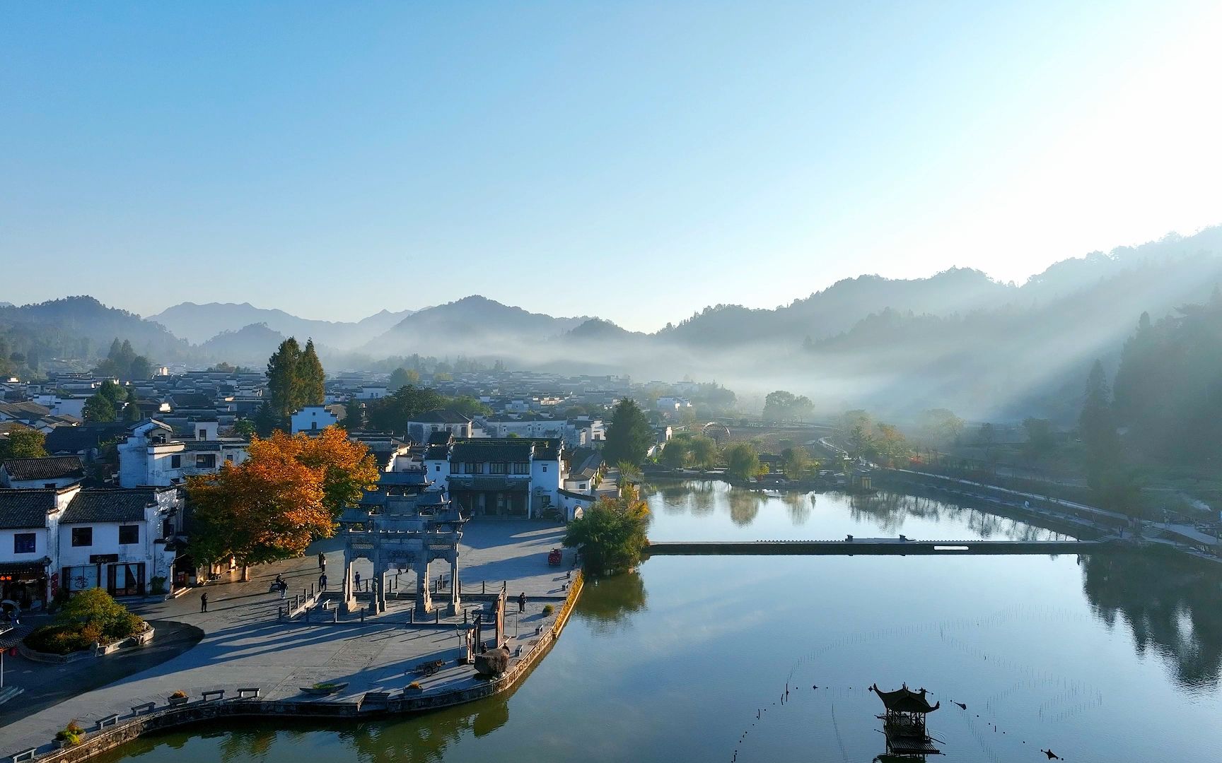 秋天去看一看皖南西递村吧