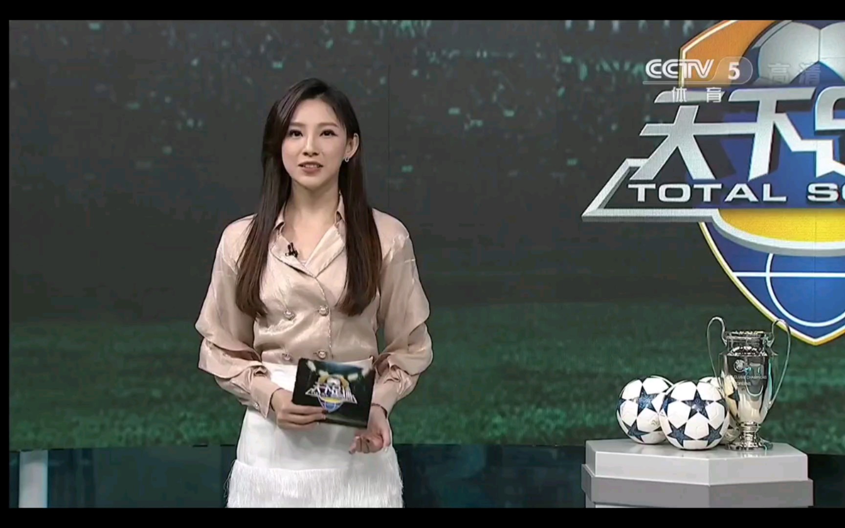 【天下足球马凡舒cut211018】又是能看到美丽凡凡的一天