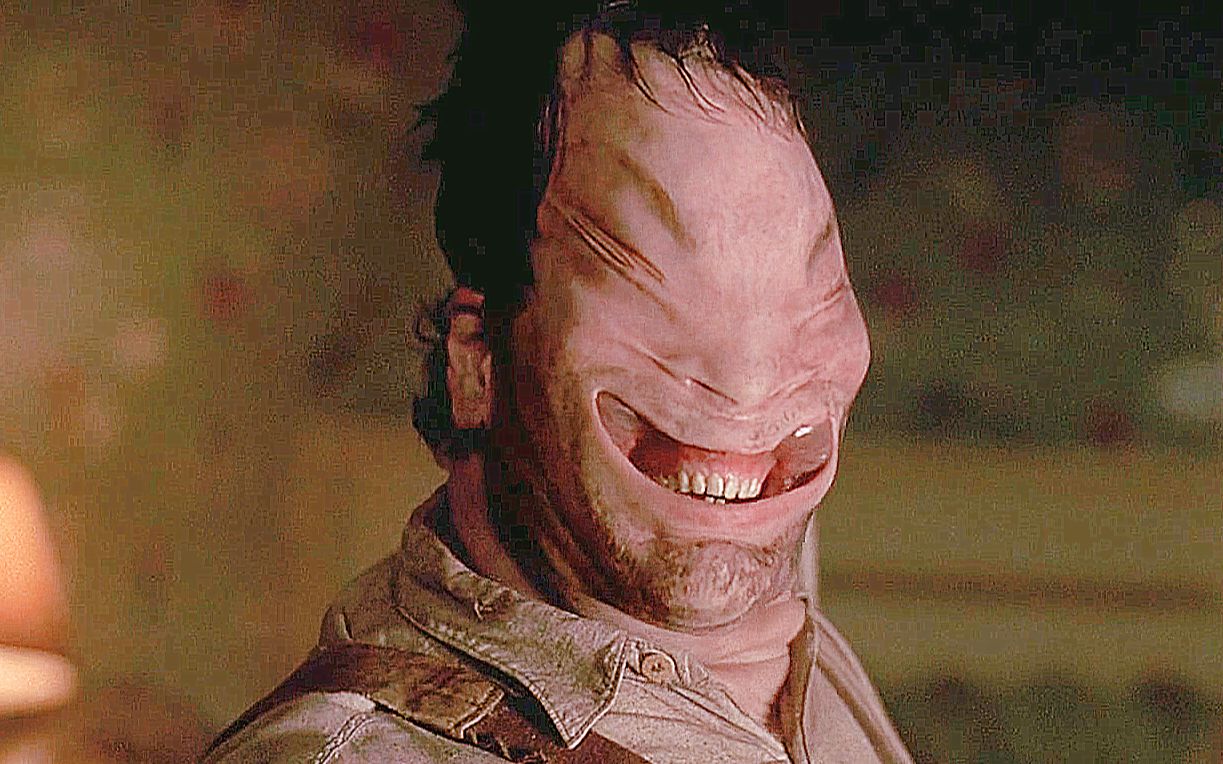 瓜皮儿丈夫撕破脸皮当场把妻子吓到休克这魔性的脸我也就看了一百遍