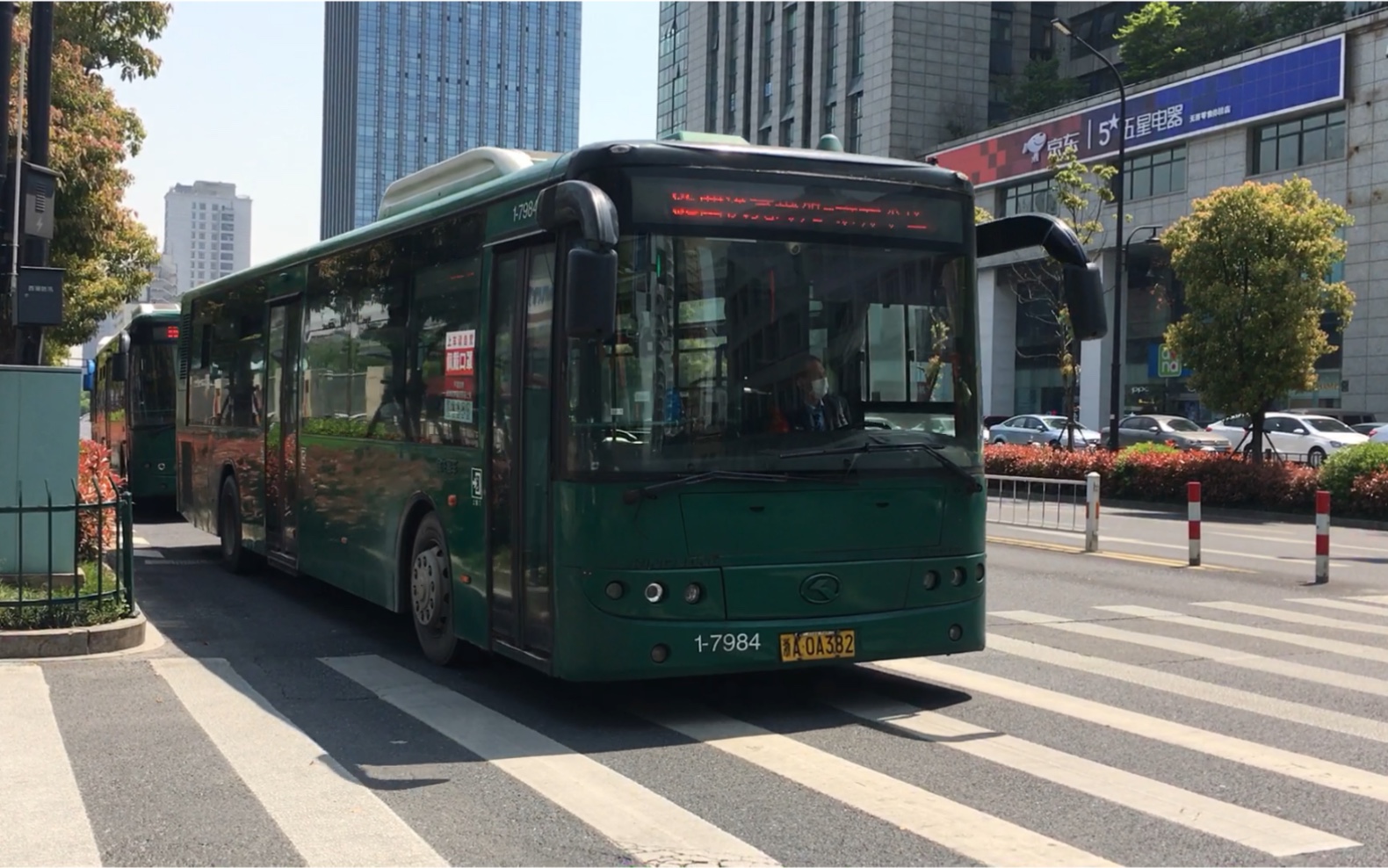 双龙齐发!杭州公交 xmq6121g2 86路 1-7984 1-7983