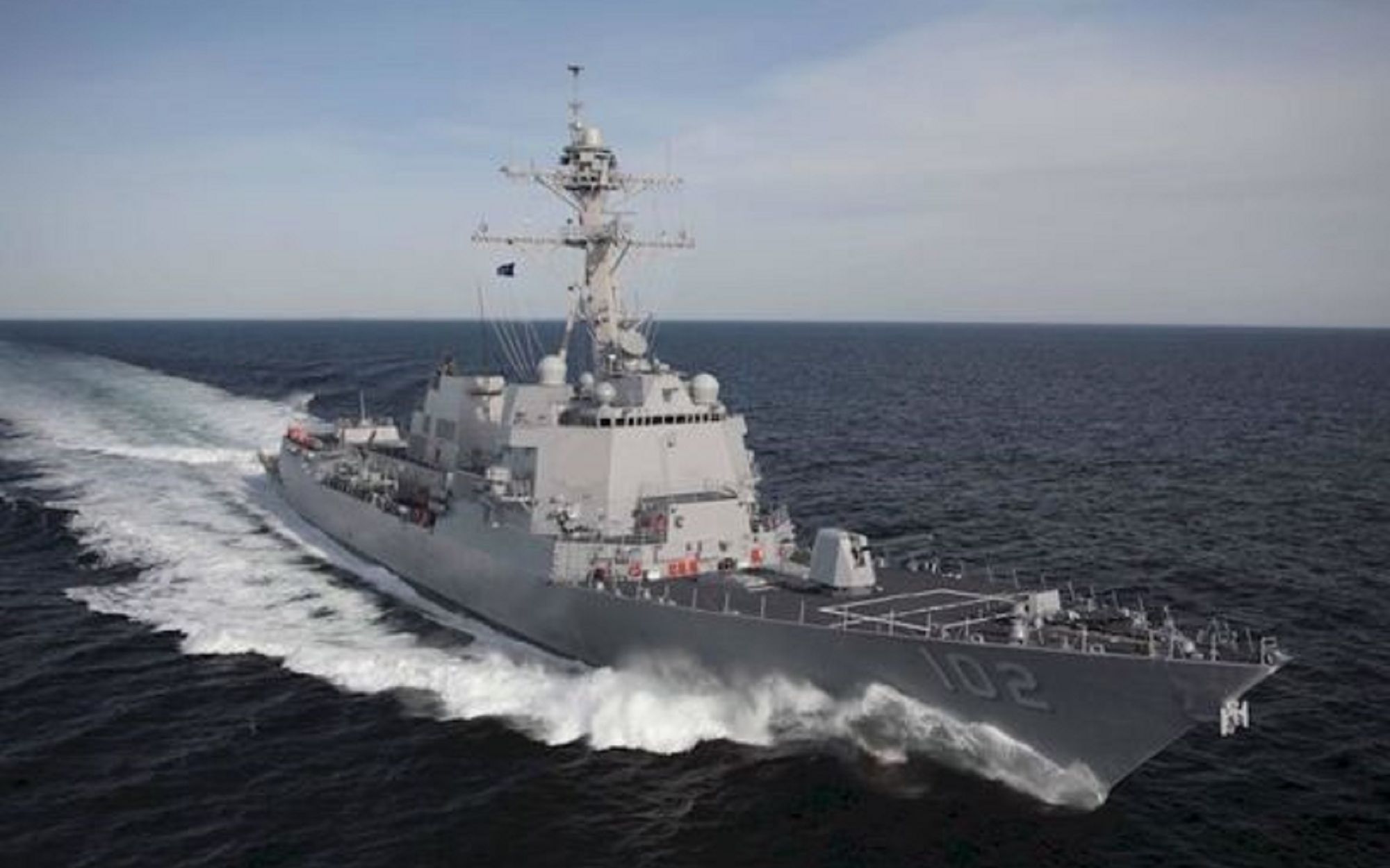 兵器科技第240集为什么说伯克级导弹驱逐舰是美国第一款采用隐身设计