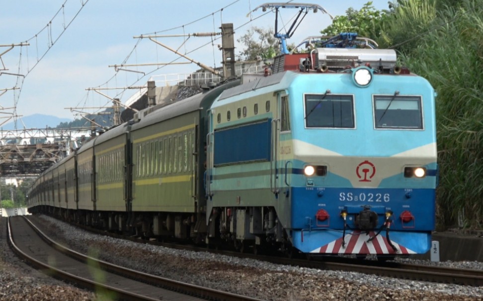 10.4 京广线】『良村跨线桥』k932次 广铁长段ss8 0226