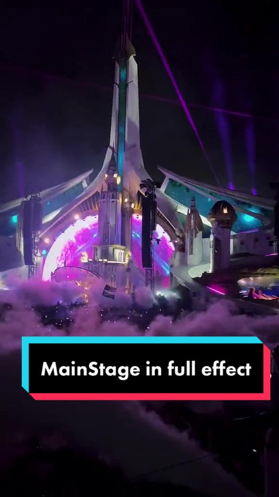 完整效果的tomorrowland主舞台看起来像