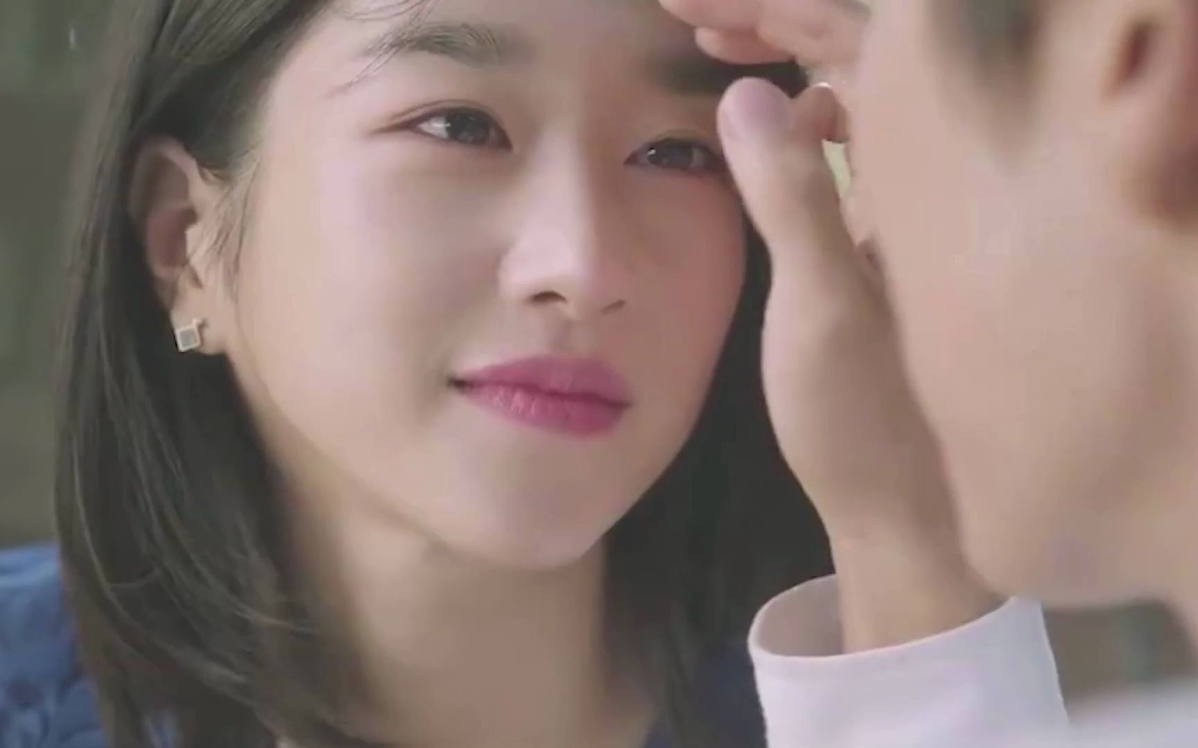 李准基x徐睿知雨中捧脸kiss,吻到深处自然浓,冬天就要甜甜哒