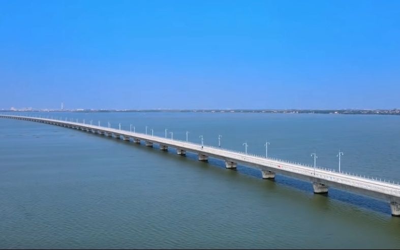 沪苏湖高铁元荡特大桥无砟轨道道床施工基本完成