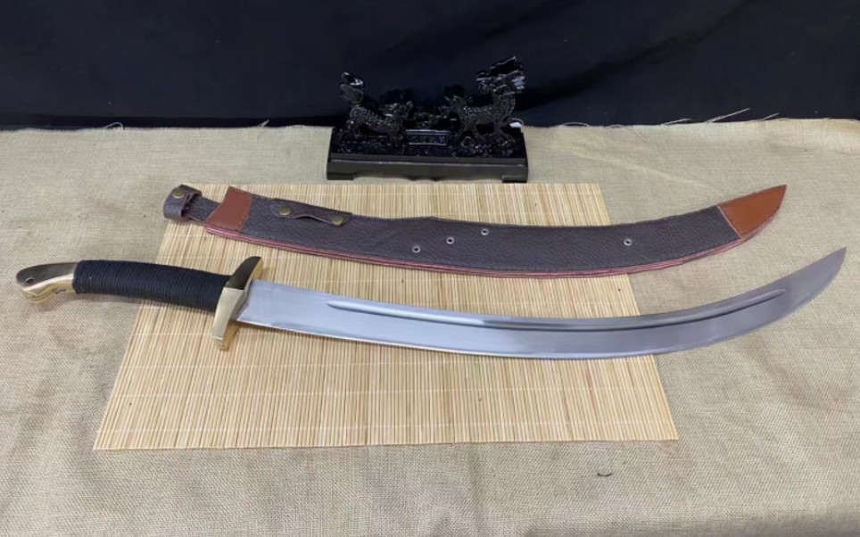 户撒阿昌族手工锻打蒙古弯刀实际操作锋利度测试