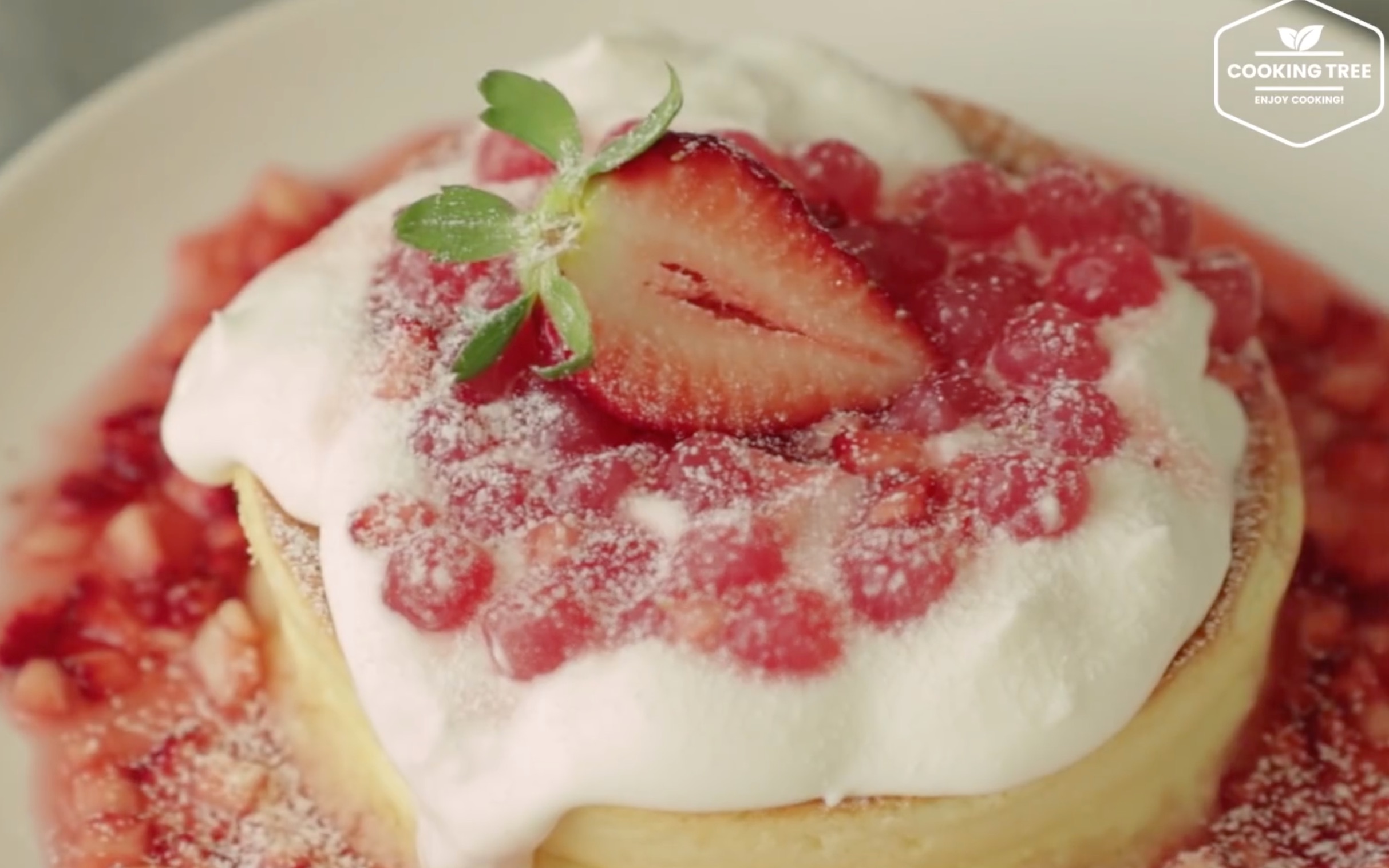 治愈甜点 草莓舒芙蕾松饼 strawberry souffle pancake recipe 早餐