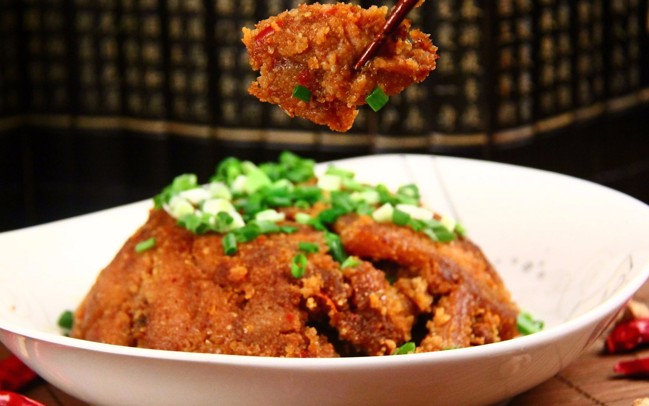 河南蒸菜肉的家常做法,入口即化,肥而不腻,比饭店大厨做得还香 (1)