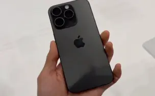 下载视频: iPhone 16 Pro 黑色与沙漠钛色对比！