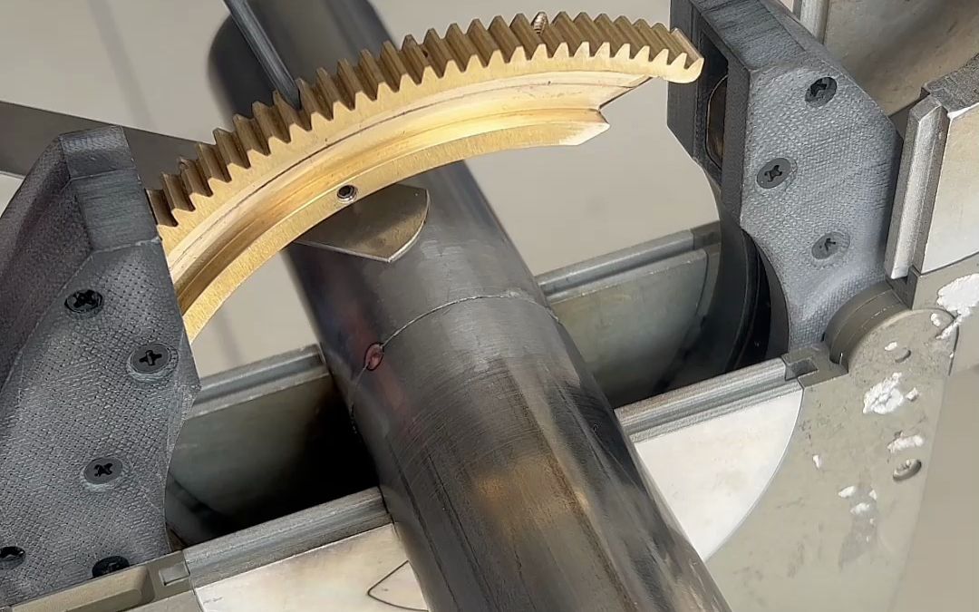 不锈钢薄壁管自动焊接,零基础也可以操作,小巧轻便.