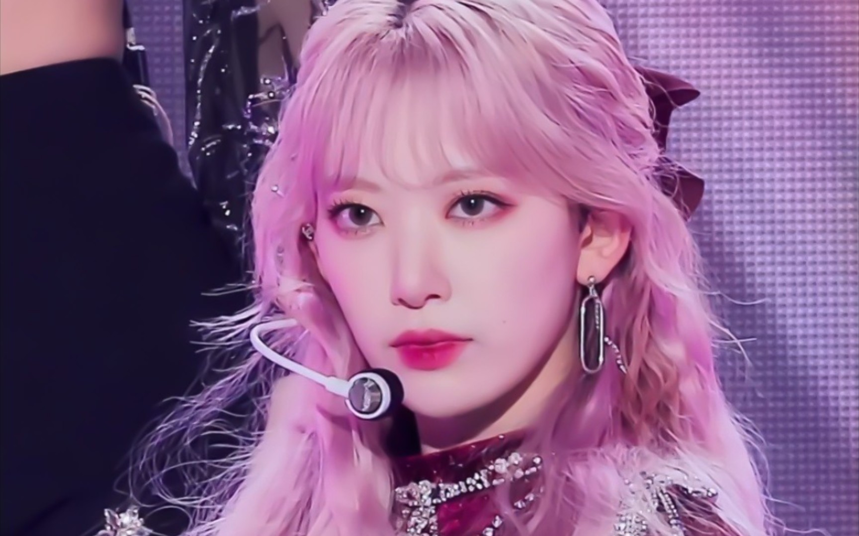 女爱豆们的粉发造型jennie金泰妍苞娜申留真宫脇咲良崔雪莉金珉周