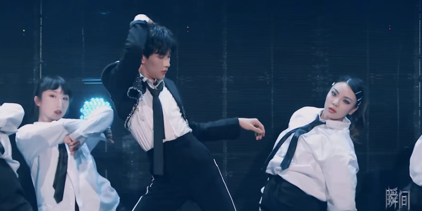 【tf家族新年音乐会】余宇涵跳女团舞,真的感觉挺适合的