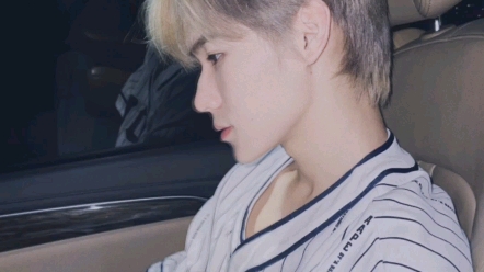 张真源染头了啊啊啊啊爱住了