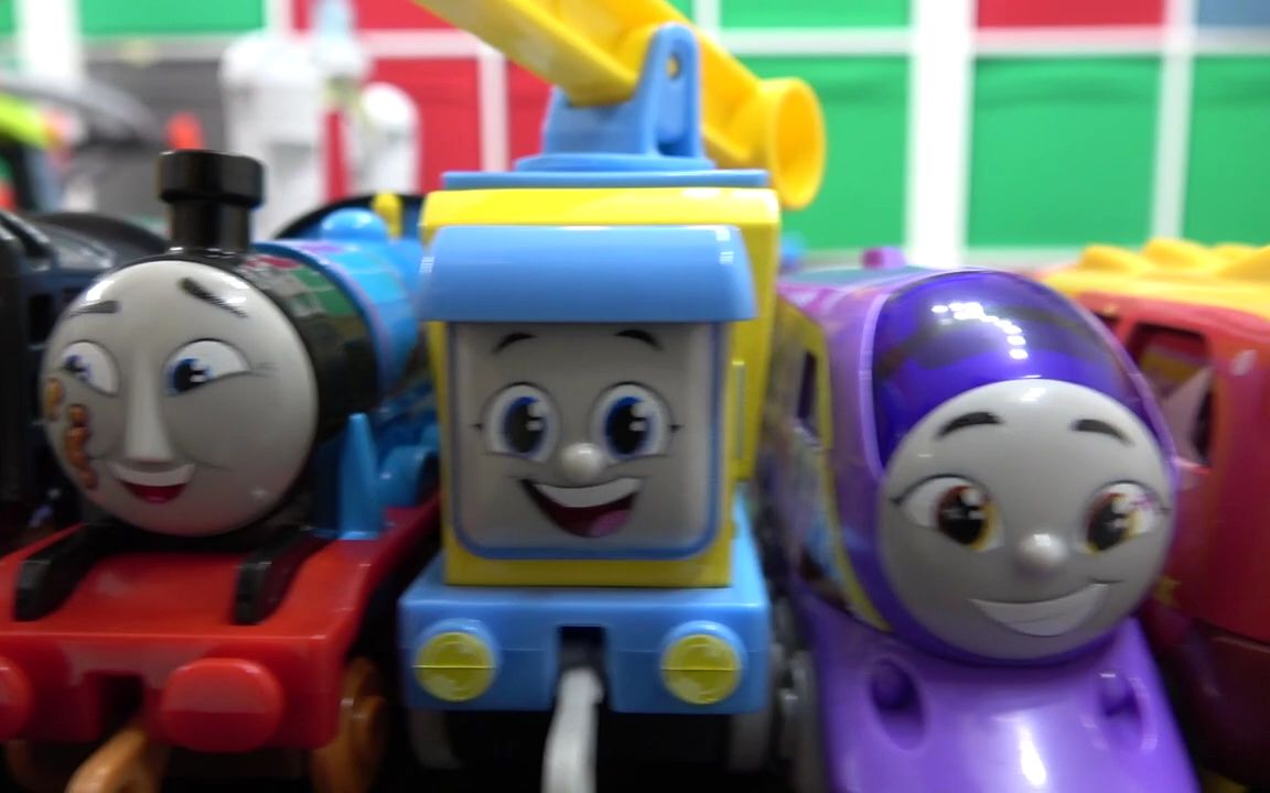 [图]HUGE Race for the Sodor Cup! All Engines Go VS Classic Thomas and Friends