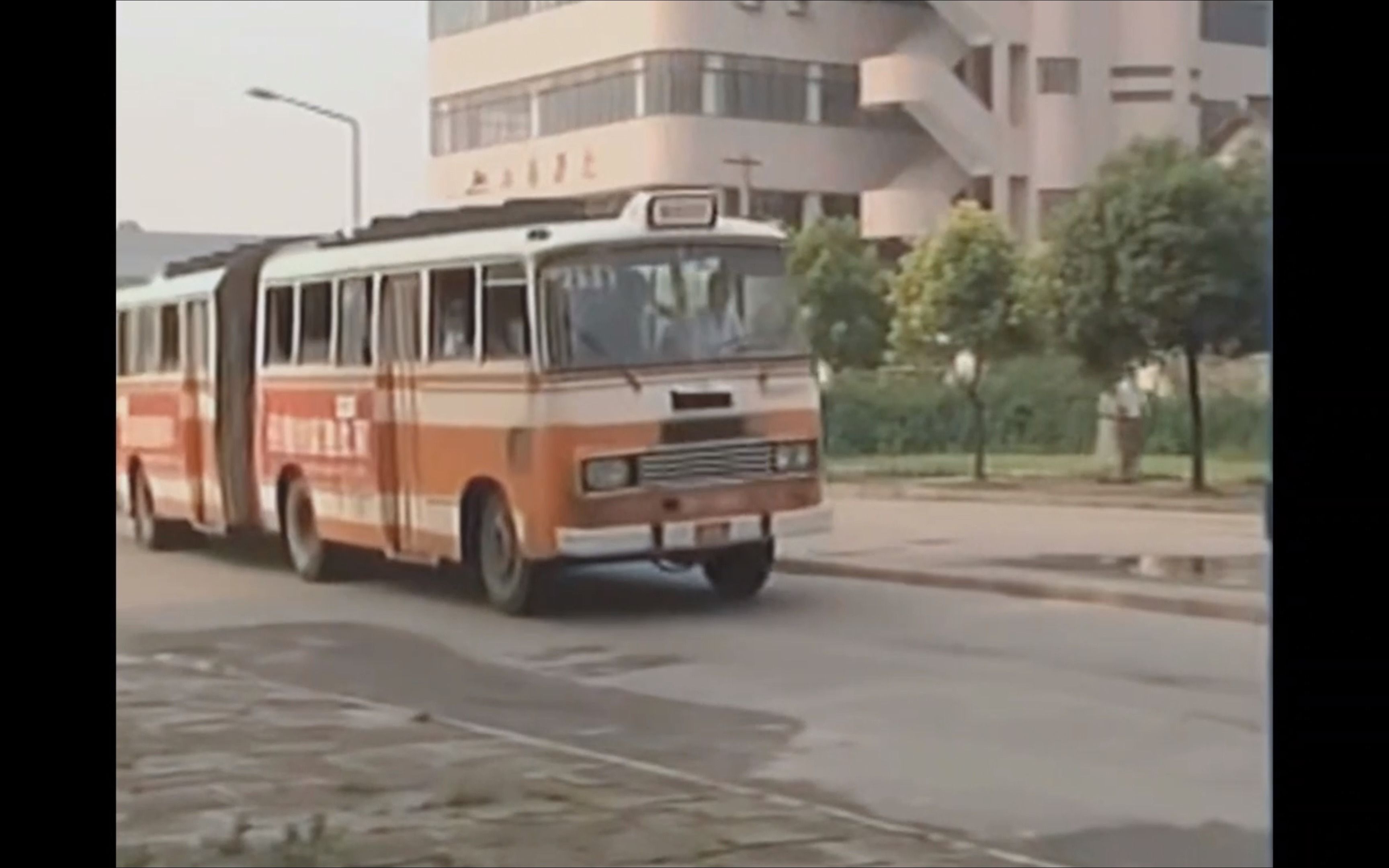 尘封记忆之:曾经的上海公交主力——sk661f经典款巨龙车