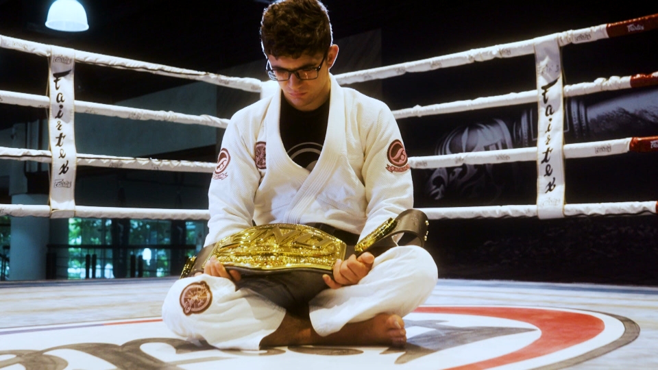 one冠军赛 "猴王"布鲁克斯vs米奇·穆苏梅奇 缠斗赛宣传片