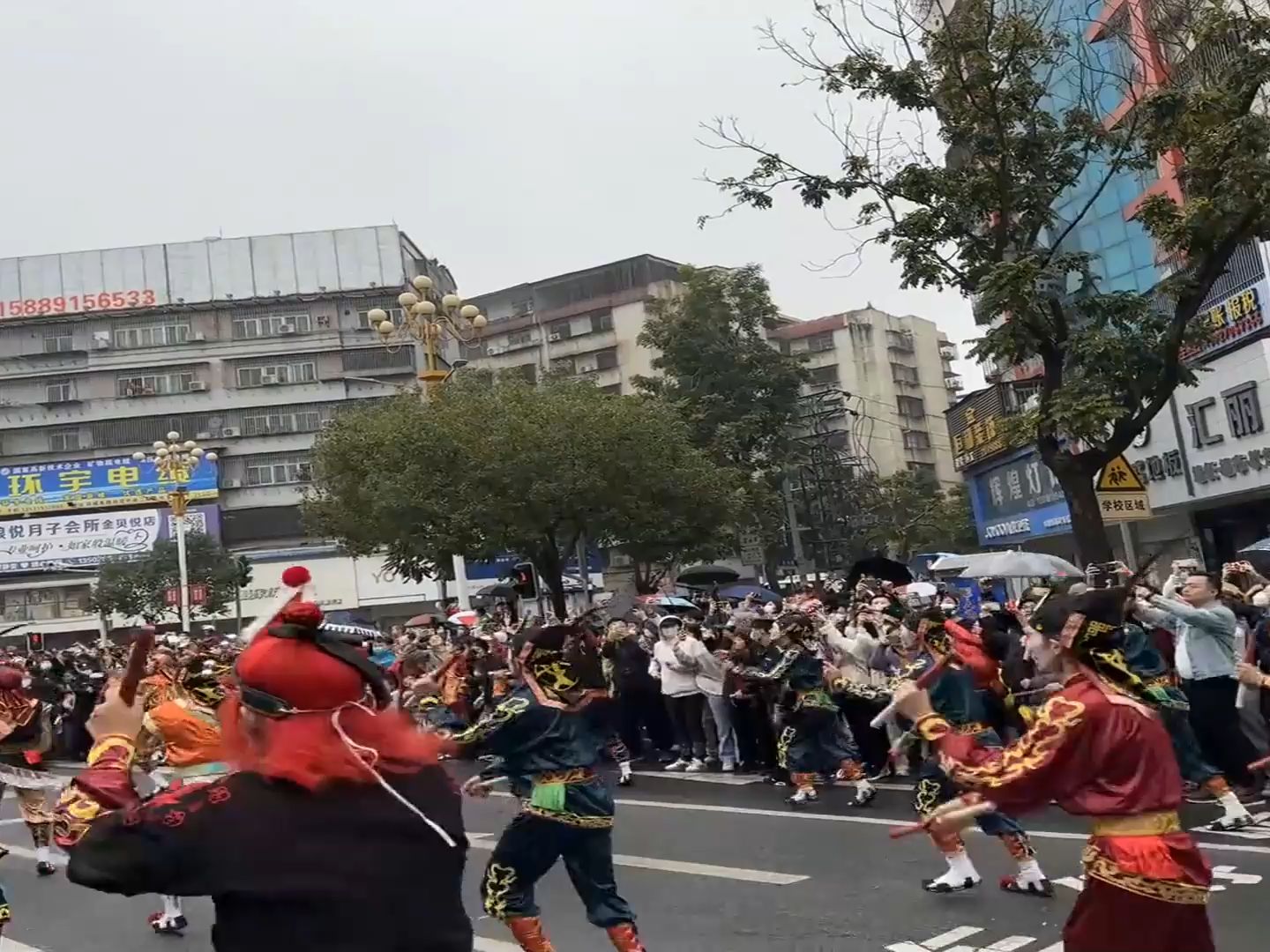 潮汕英歌舞,元宵巡遊,普寧英歌隊,,英歌隊表演,怎麼