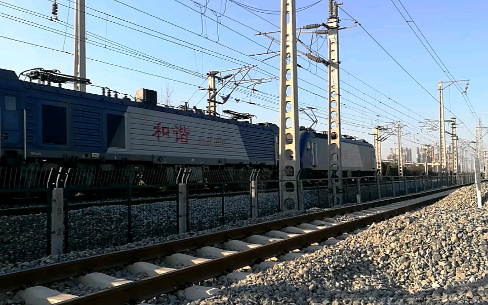 郑局洛段hxd3 8050无火回送郑局乡段hxd2c 0193牵引货列通过