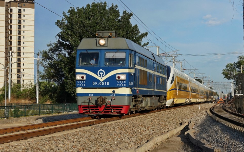 00201次df4c0018无动力回送crh5j0501驶出东北环线望京车站