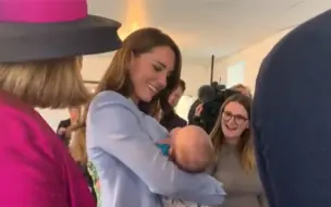 Скачать видео: 凯特王妃｜Kate Middleton｜北爱尔兰｜of course she found another baby;)