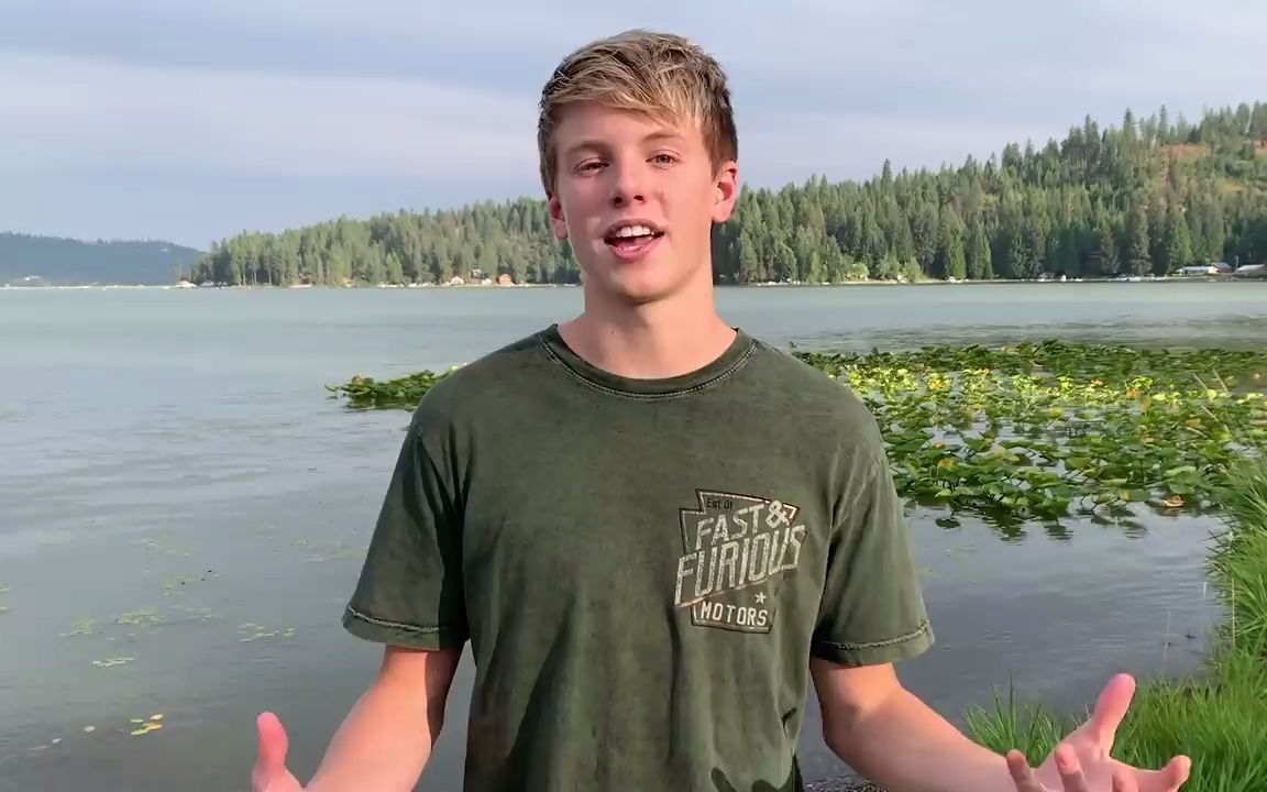 [图]LIFE BACK HOME pt.1_ Parasail from my backyard!! - Carson Lueders