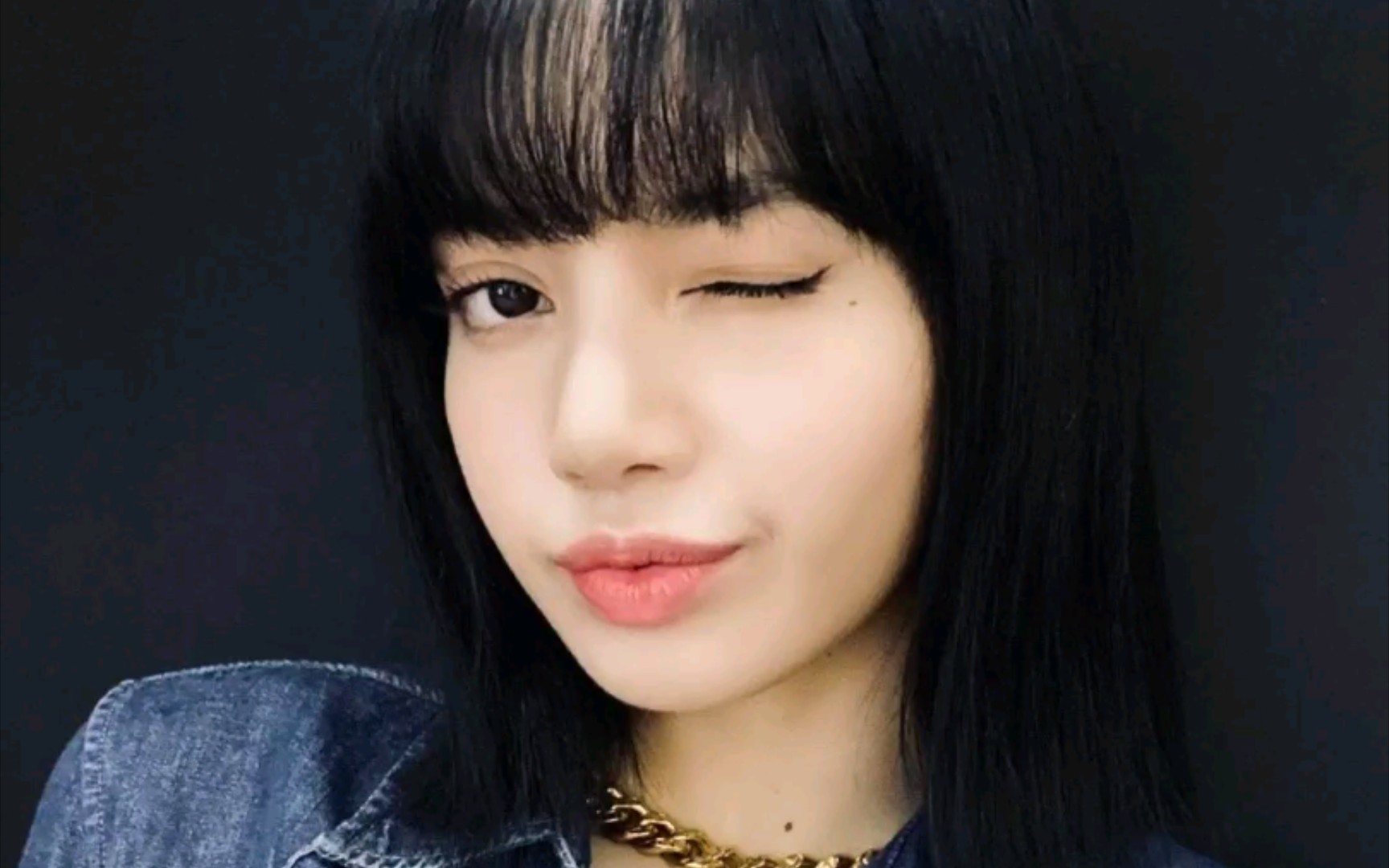 lisa的眼睛超漂亮