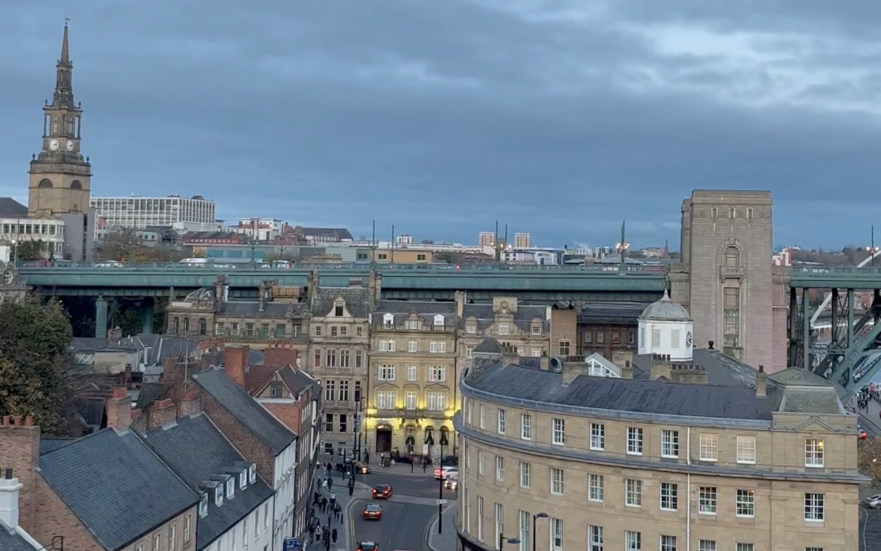 纽卡斯尔| 蓝色调的海滨城市