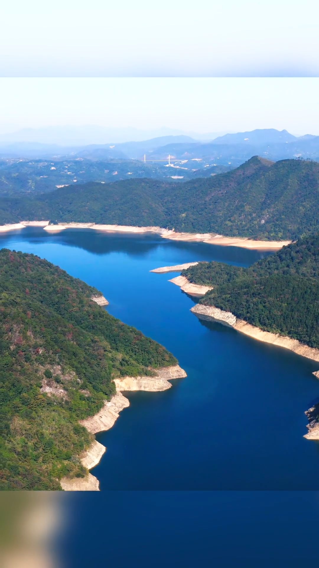 枫树坝水库,又名青龙湖,是华南第二大人工湖