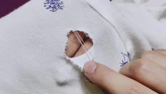 学会这个方法在家就可以完美无痕的修复T恤的破洞