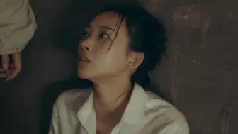 Descargar video: 女巡捕中了合欢散，是上了她保命还是杀了她保节？