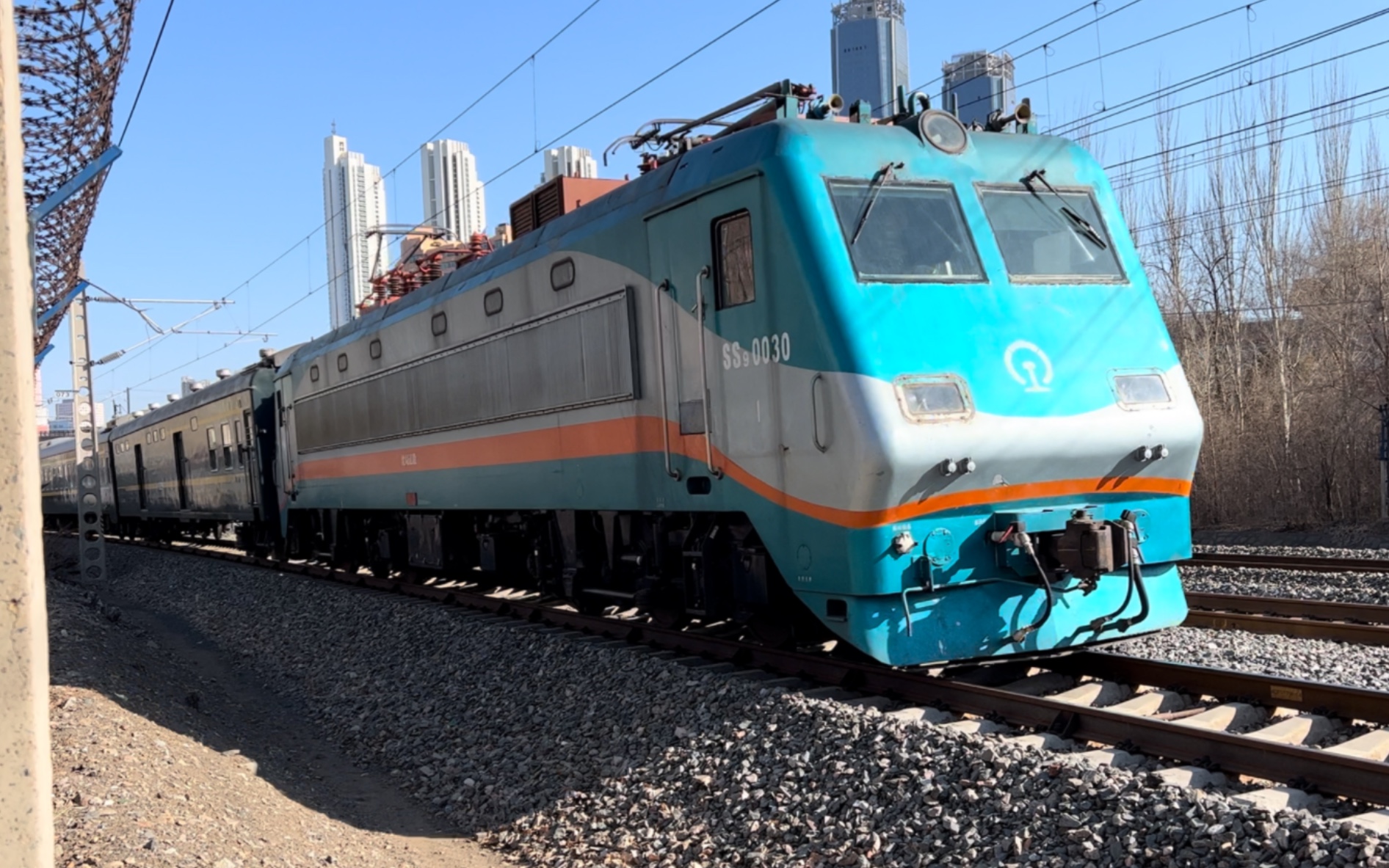 2.24 无供电插座ss9 沈乌t302通过皇姑屯事件发生地