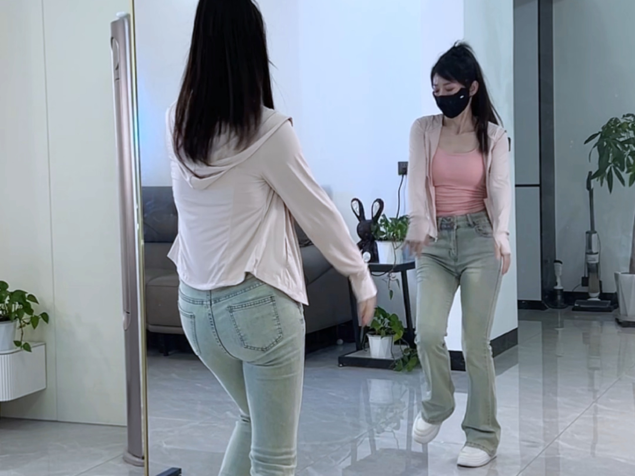 抖音上四个美女跳舞的抖音=抖音上四个美女跳舞的抖音名字