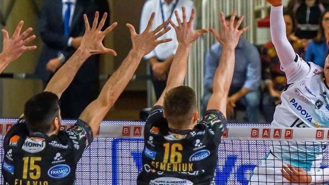 高桥蓝扣球视频 ins照片更新