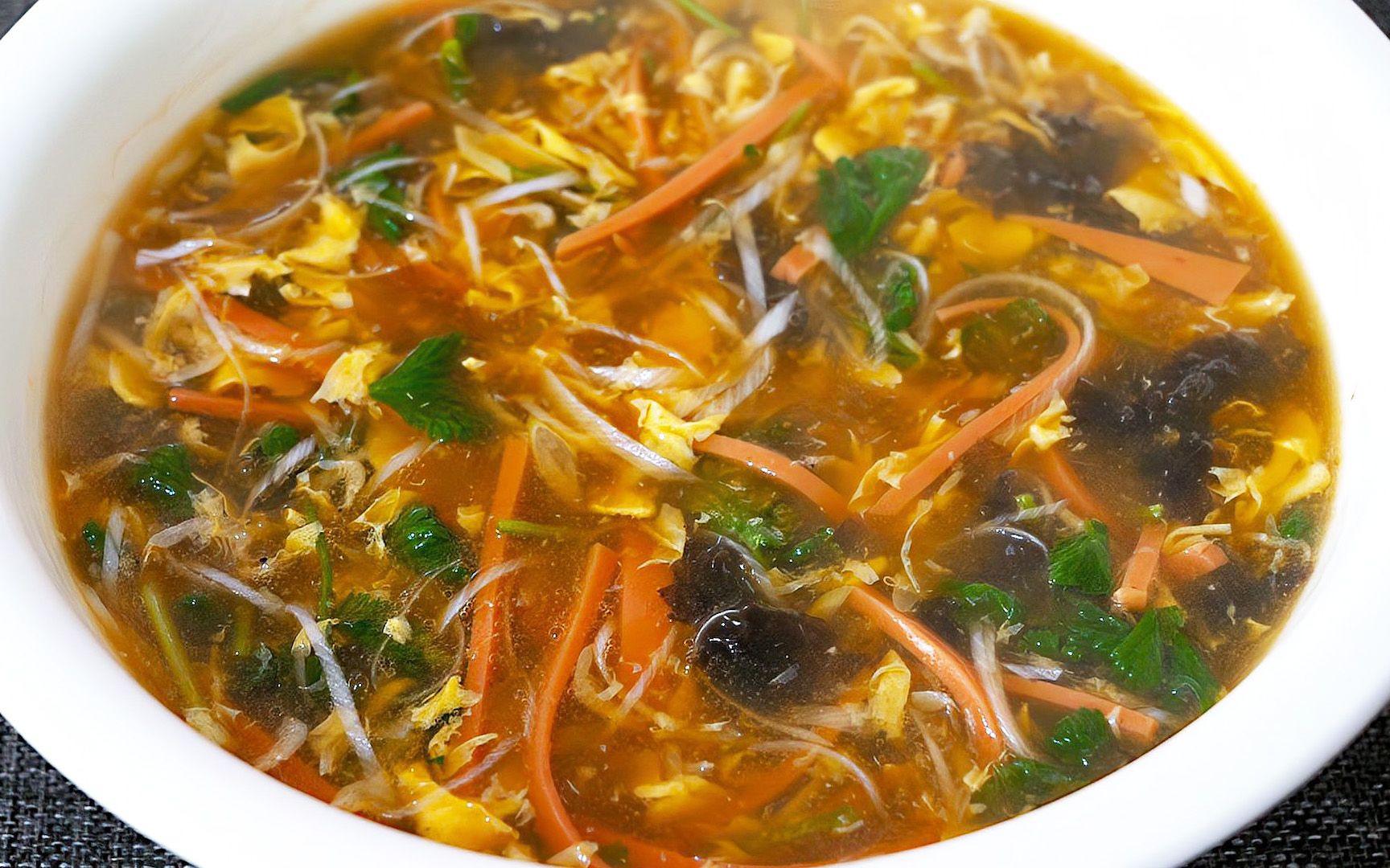 天凉了，全家人最馋这道酸辣汤，做法简单，酸辣鲜香，开胃又暖身 - 哔哩哔哩