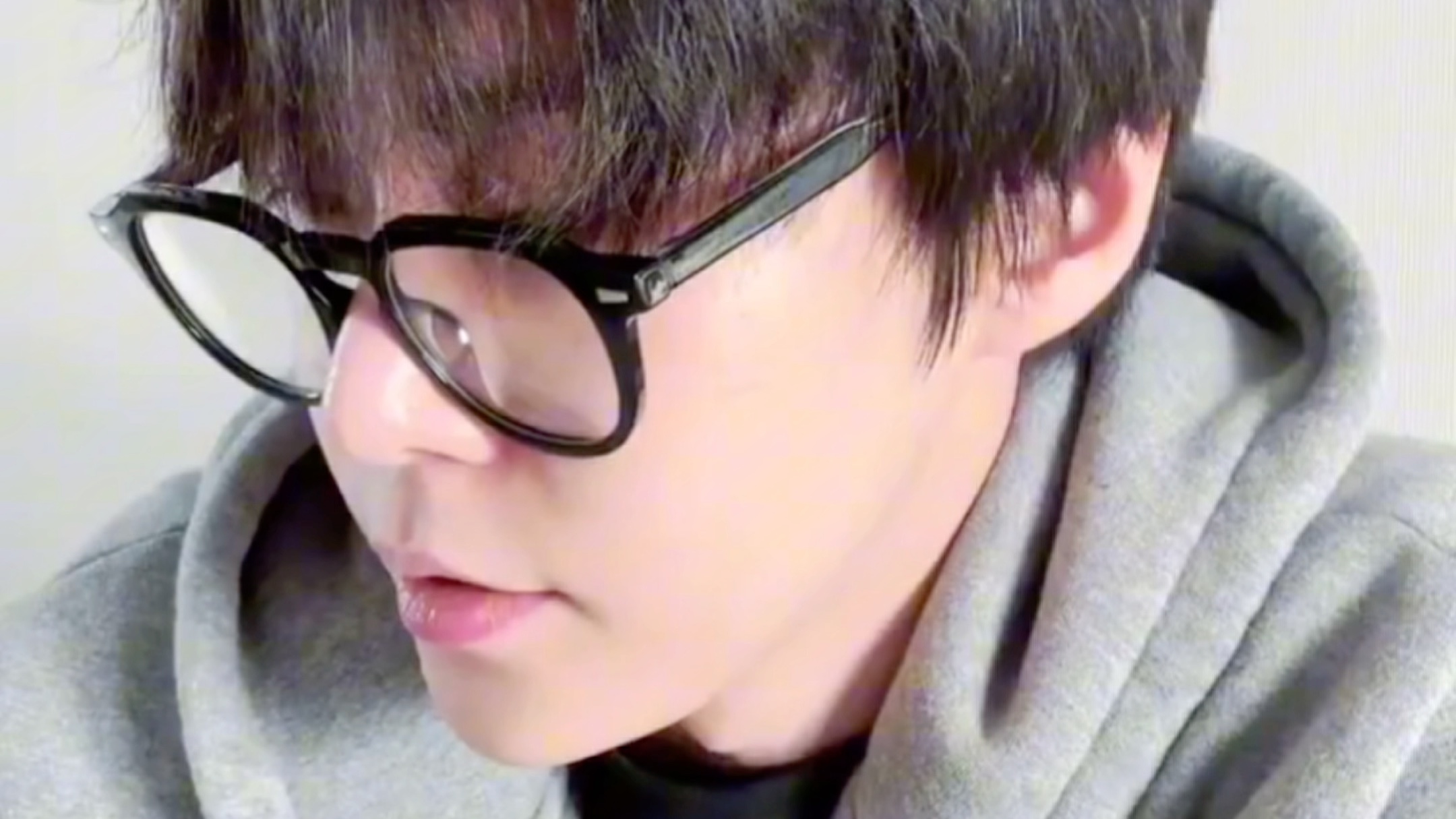 【金道英】生日限定黑框眼镜兔 happy doyoung day!