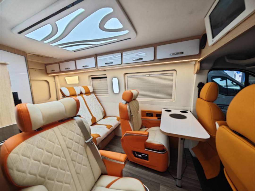 2024款v90房车惊艳发布,配置大升级还带斜升顶,内饰布局超靓眼