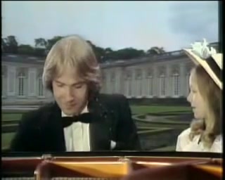 [图]【钢琴】那些年，学校的下课铃声 瓦妮莎的微笑（Richard Clayderman - Les Premieres Sourires de Vanessa）