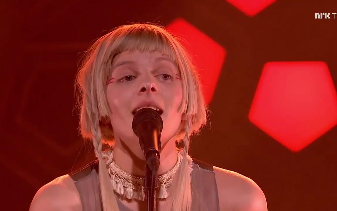 [图]AURORA - Forgotten Love (Live on Lindmo 2018)