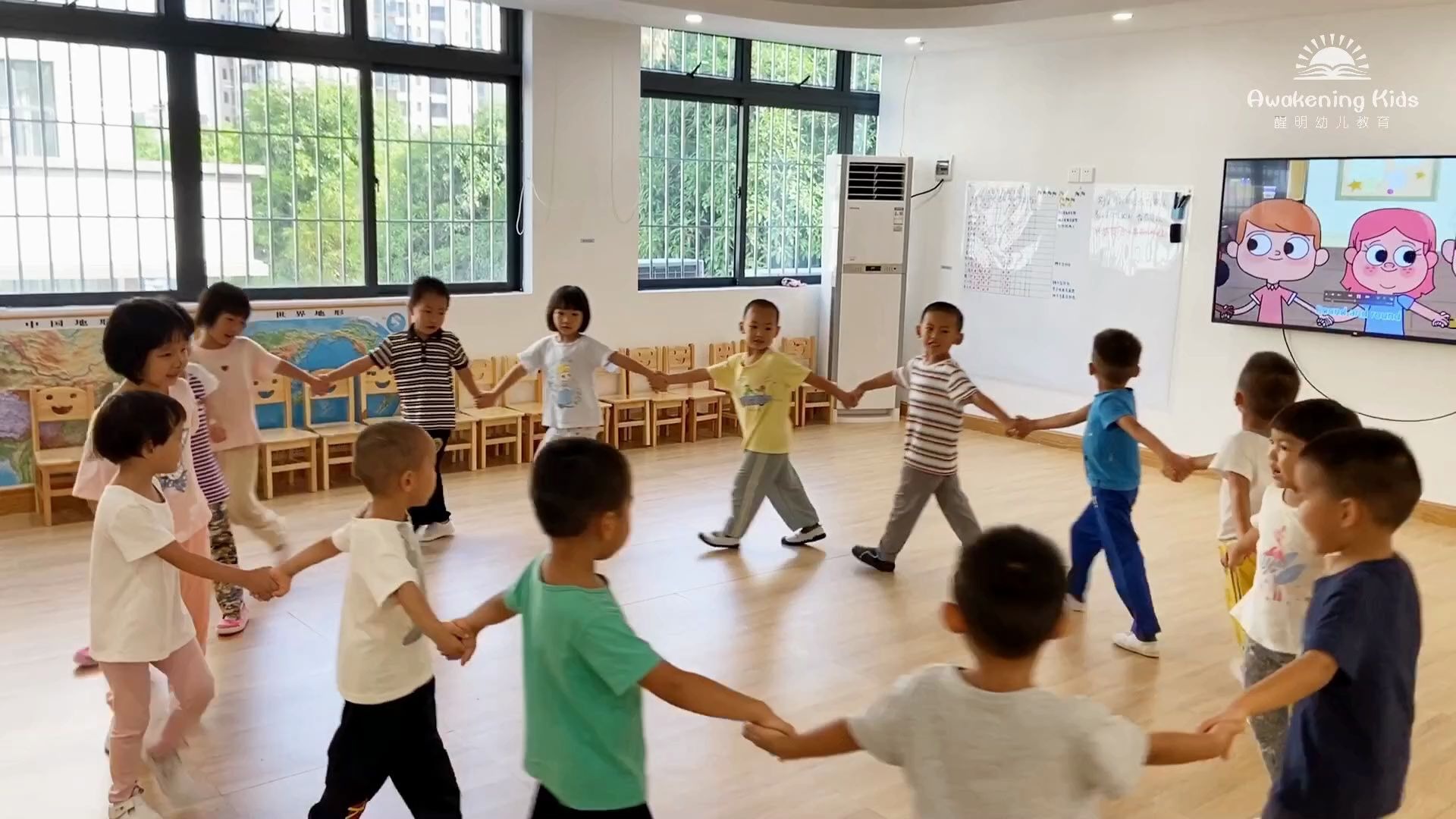 [图]醒明幼儿日常英语学习片段《Make A Circle》