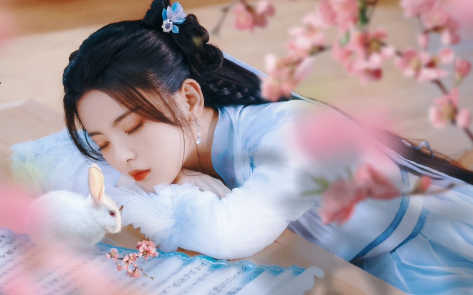 古装一眼万年,这个眼神仿佛真的看到了前世【杨超越】