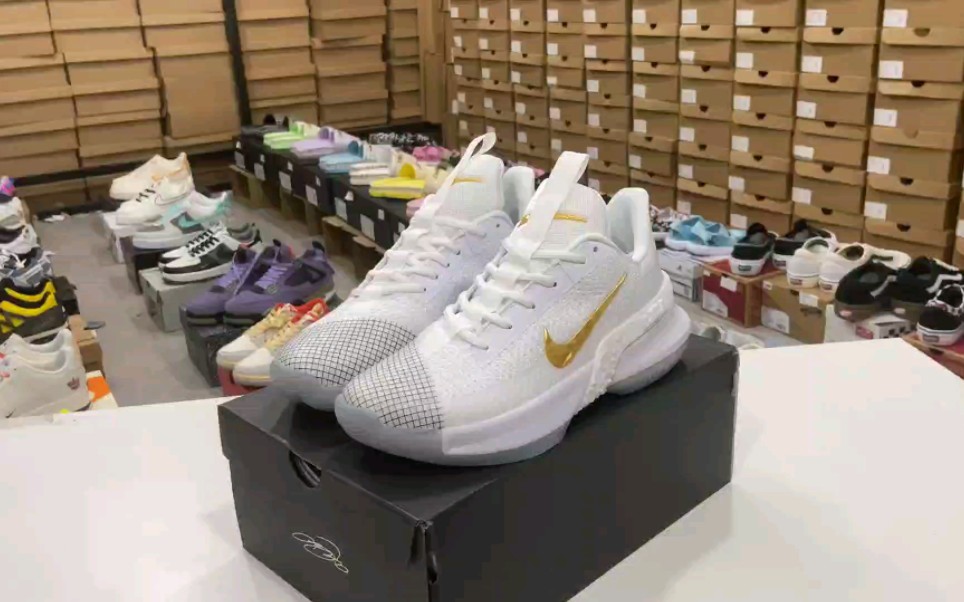 耐克nike lebron witness v ep 詹姆斯使节13代低帮实战篮球鞋 前掌
