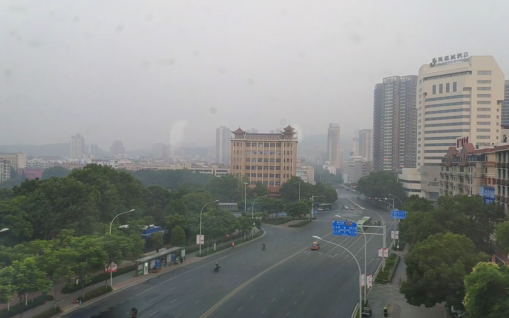 火车进入湖北荆门,这个5线城市的建设与环境怎么样?带大家看看哔哩哔哩bilibili