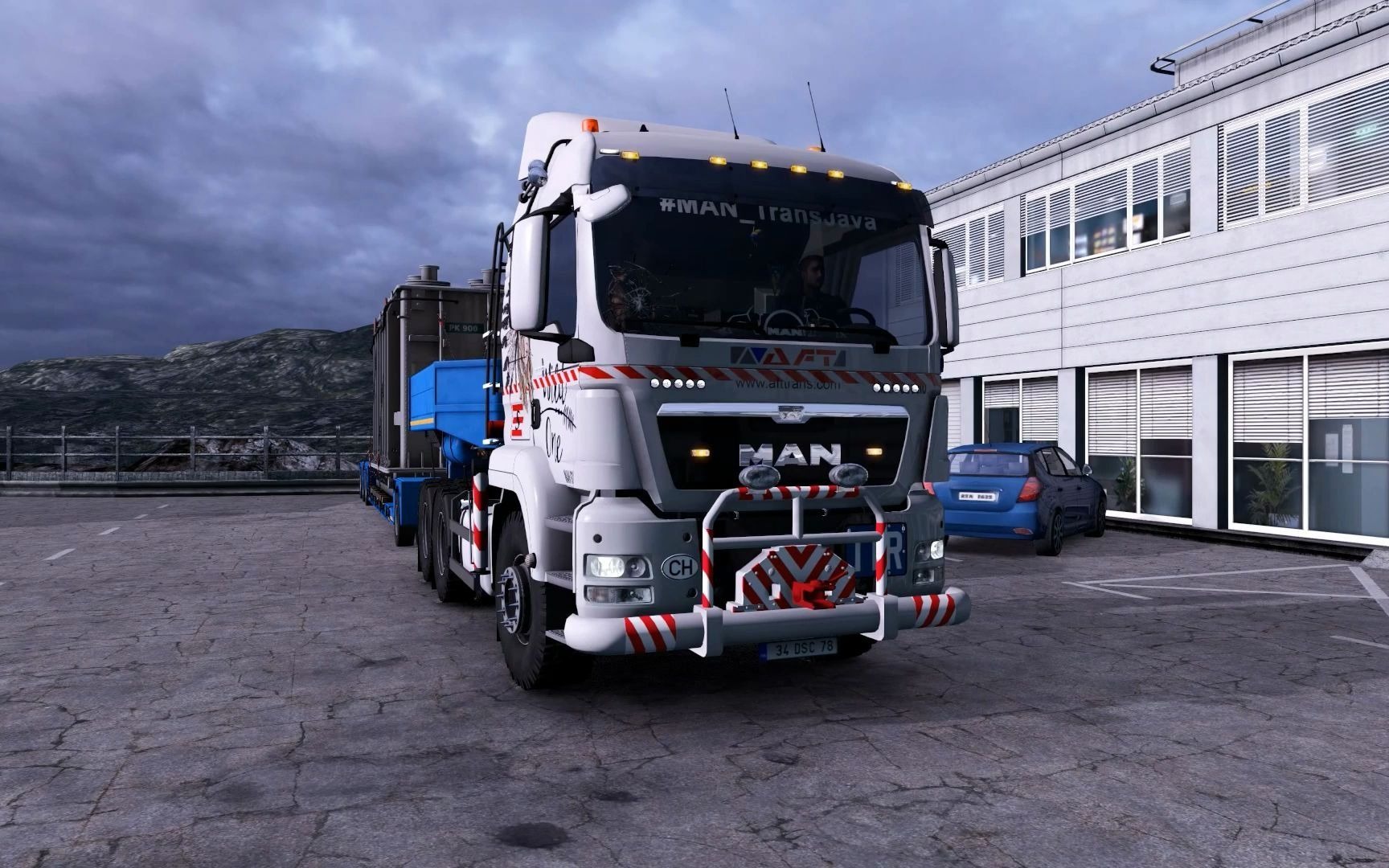 欧卡2mantgs重制款挪威北部小路平板47吨变压器